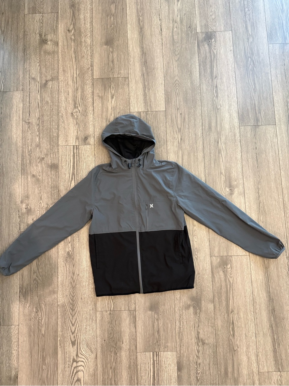 Hurley Grey & Black Two Toned Full Zip Men’s Size: Medium Windbreaker Jacket